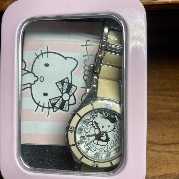 Hello Kitty Watch - Picture 6 of 7